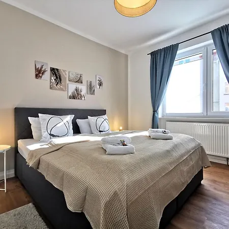 Bohnapartments Paulina Mit Balkon Und Netflix Apartment
